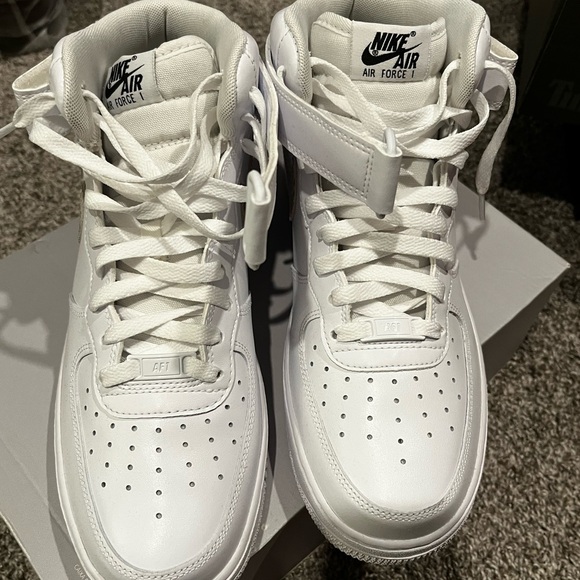 WMNS AIR FORCE 1 07 MID Size 11 - Picture 3 of 6